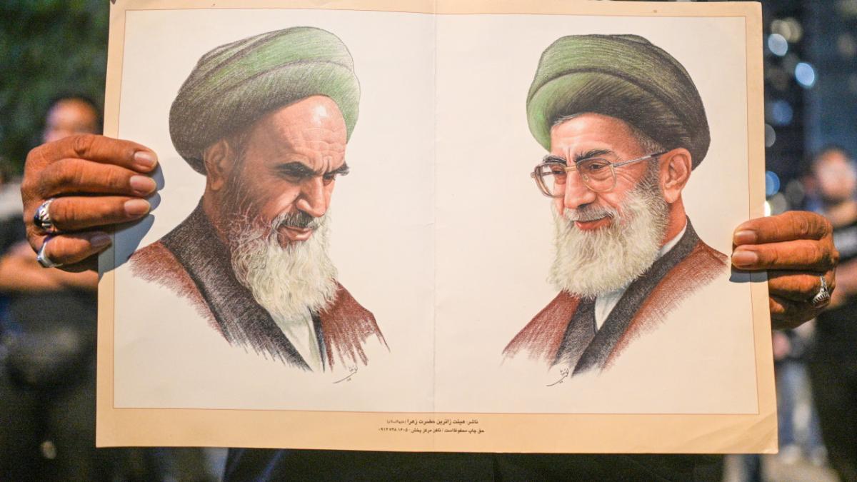 postar cu ayatollahul ruhollah khomeini si ayatollahul ali khamenei