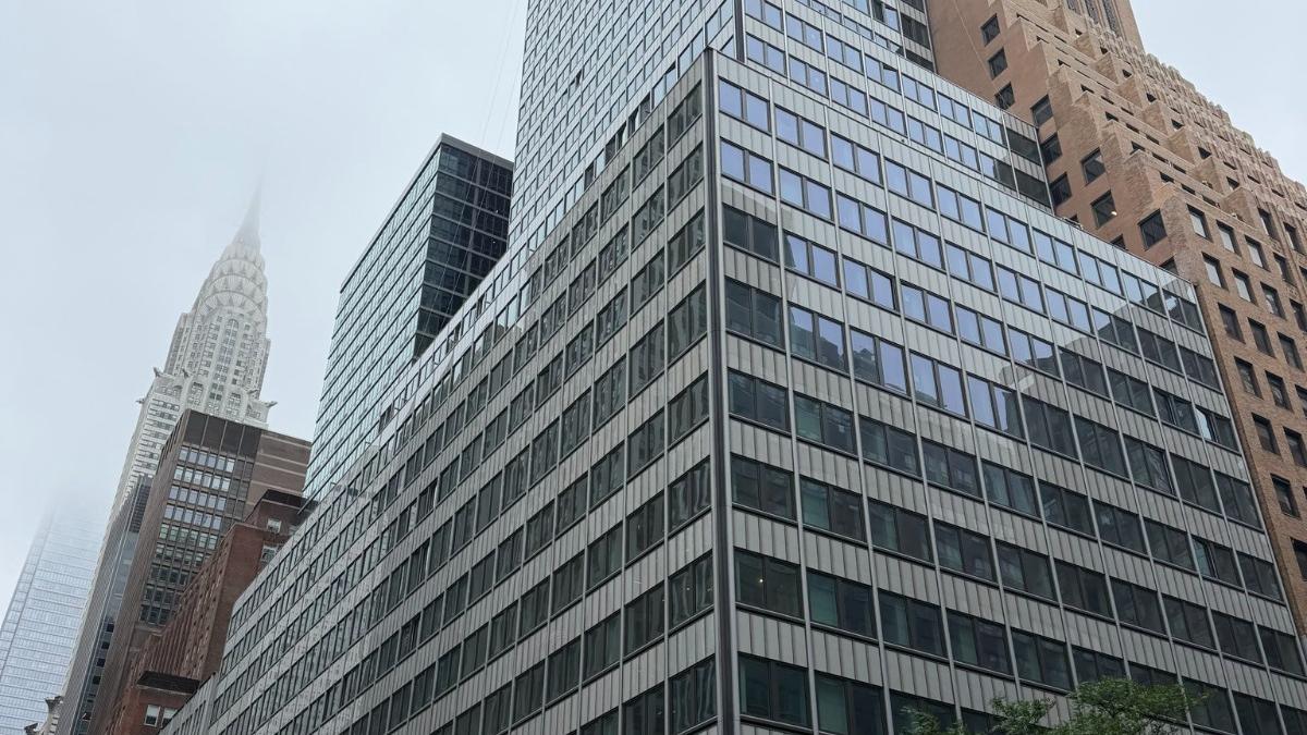 imagine cu fostul sediul al Pfizer din New York1 (2)