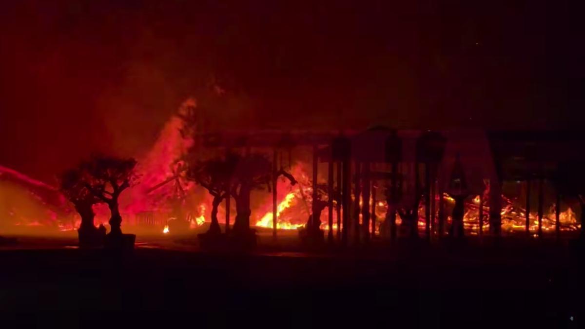 incendiu-beach-bar-mamaia-captura-youtube-ziua-de-constanta