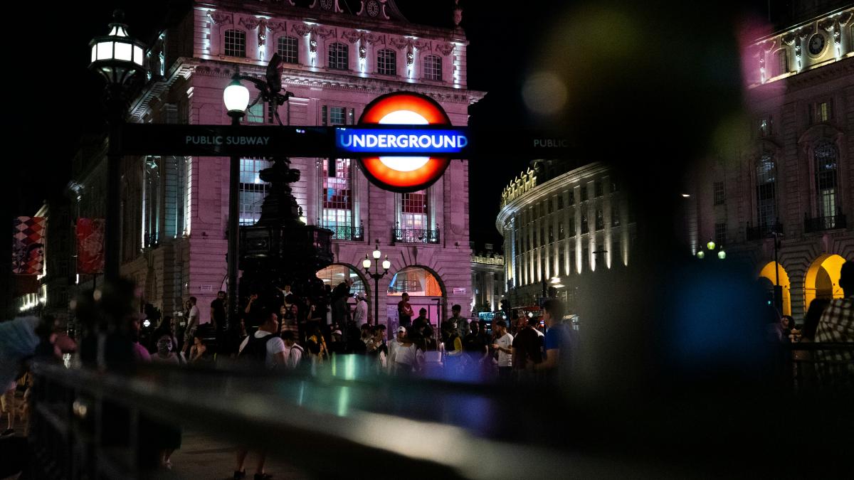 strada londra noaptea