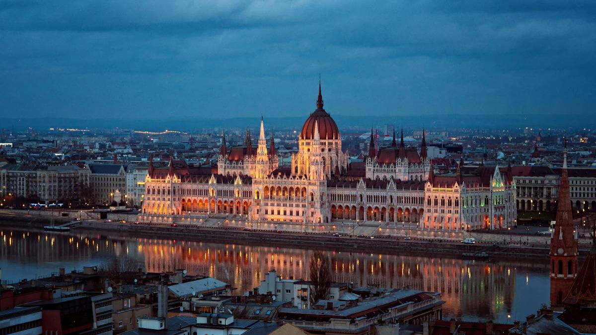 parlamentul din budapesta