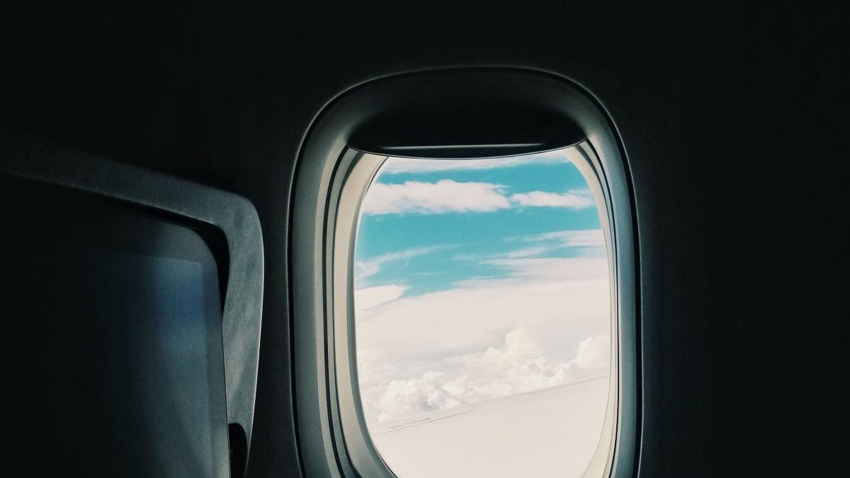 fereastra avion geam