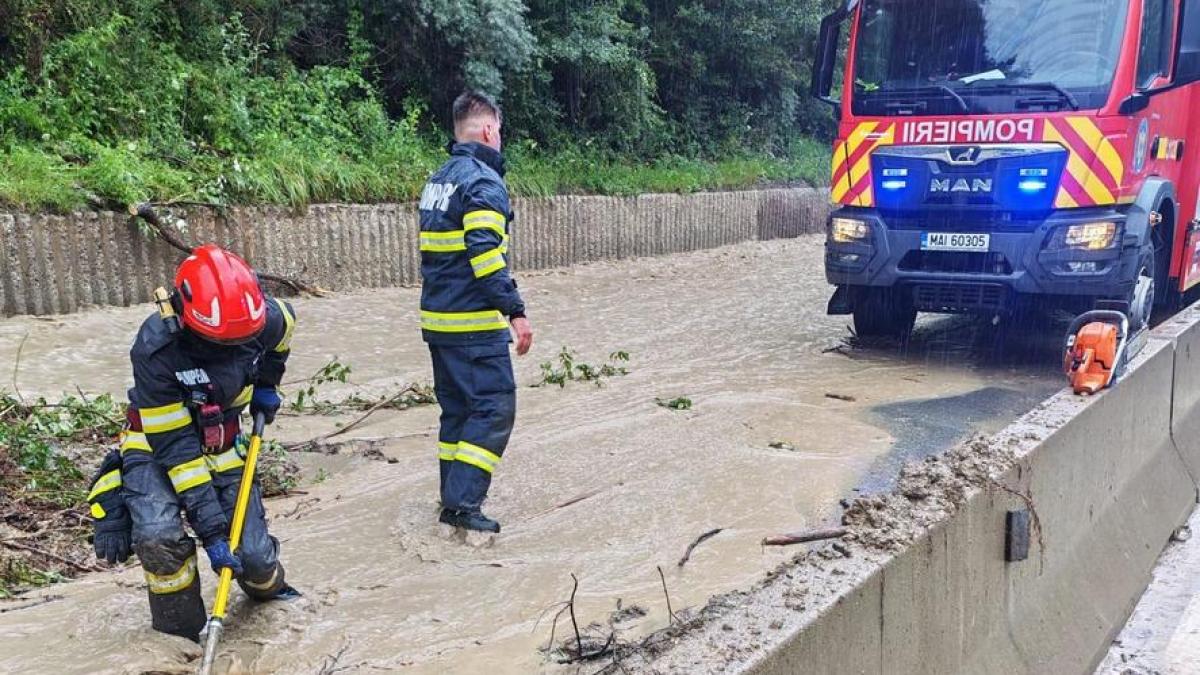 dn1 din nou blocat in prahova in zonele comarnic si nistoresti