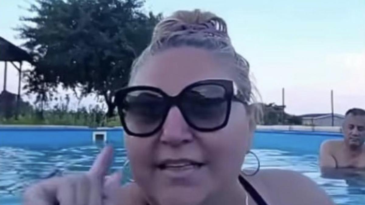 diana sosoaca in direct din piscina afirma ca romania are 60 din toata apa ue nu suntem africa