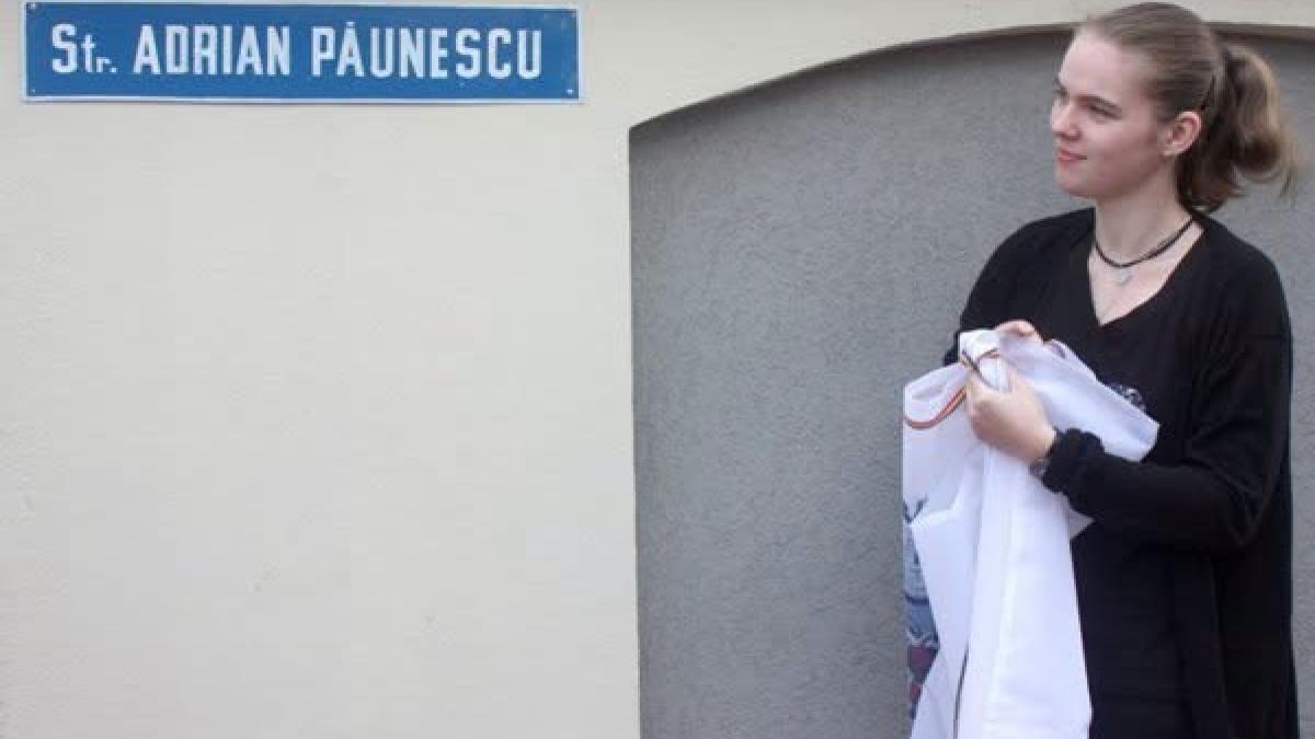 Ana Maria Păunescu reacționează după solicitarea privind bustul lui Adrian Păunescu Nu îl veți scoate din inima oamenilor