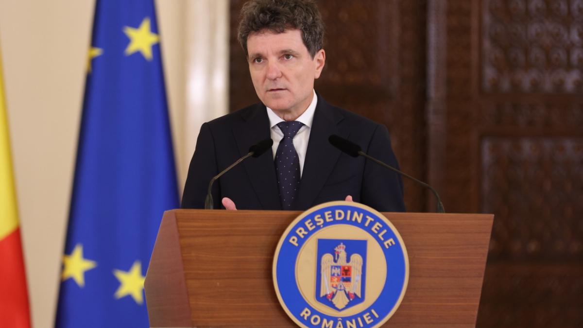 nicusor dan in doliu sunt uluit de disparitia fulgeratoare a lui florian luca cine a fost acest matematician