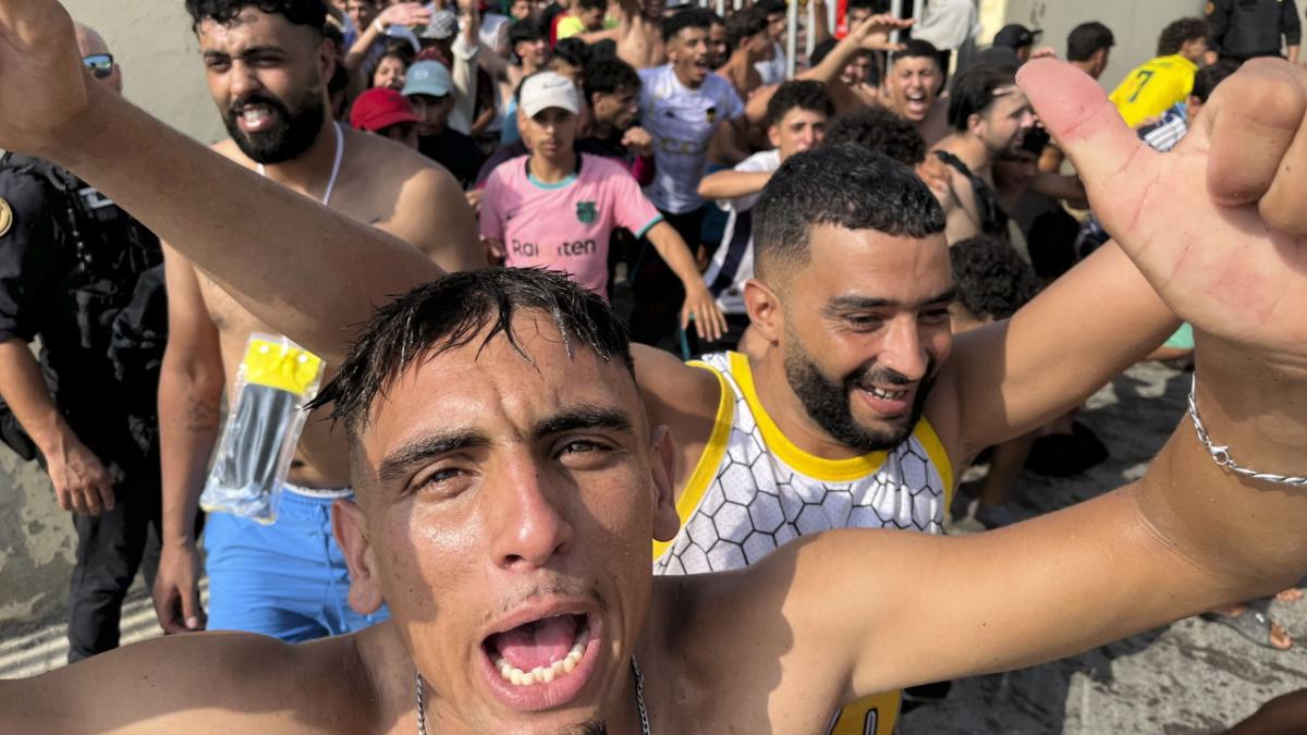 Haos la frontiera Spaniei. 50.000 de migranți au pătruns în Ceuta, iar armata a fost trimisă E o invazie