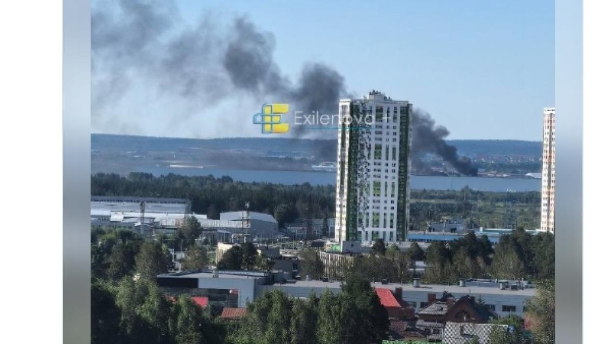 Incendiu la Wildberries, după ce trei drone ucrainene au căzut pe acoperişul unui centru logistic al gigantului rus / Captură foto Exilenova+
