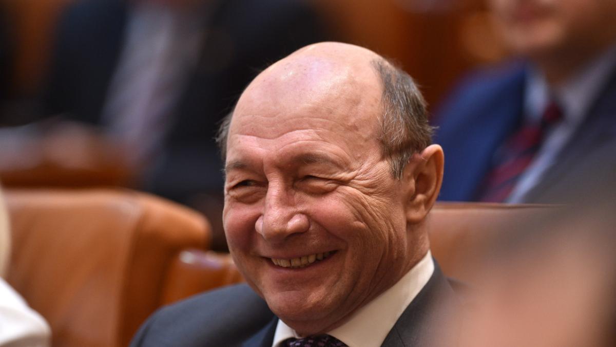 imagine cu traian basescu