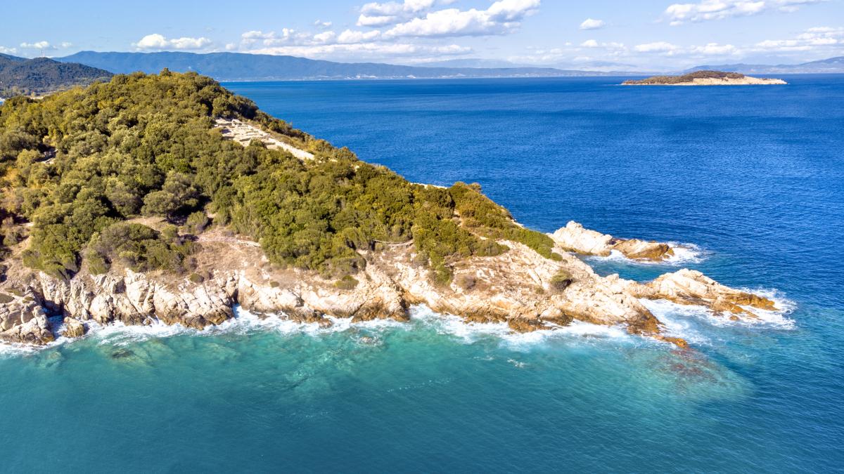 imagine cu o plaja din grecia