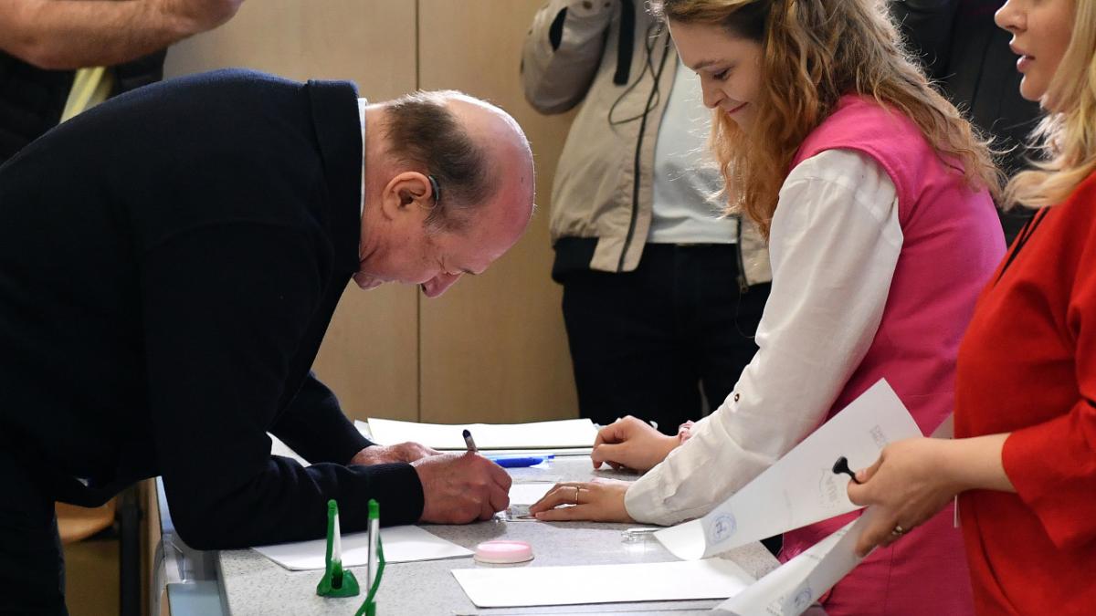 traian-basescu-vot