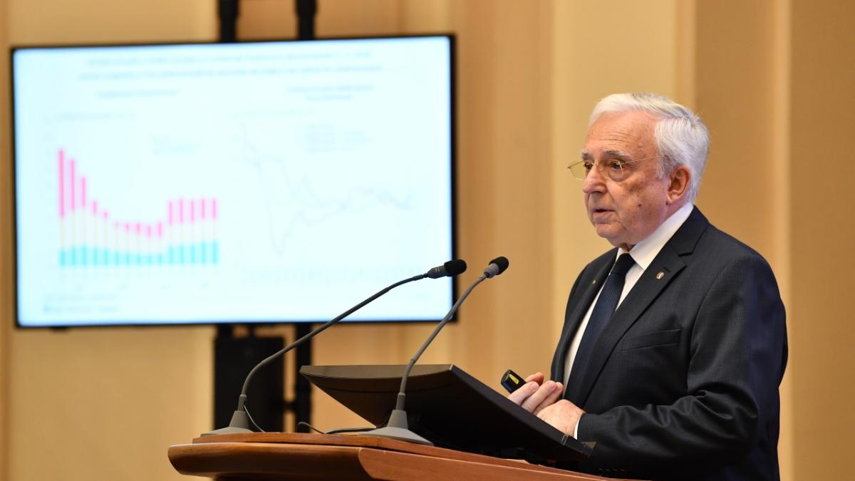 mugur isarescu bnr