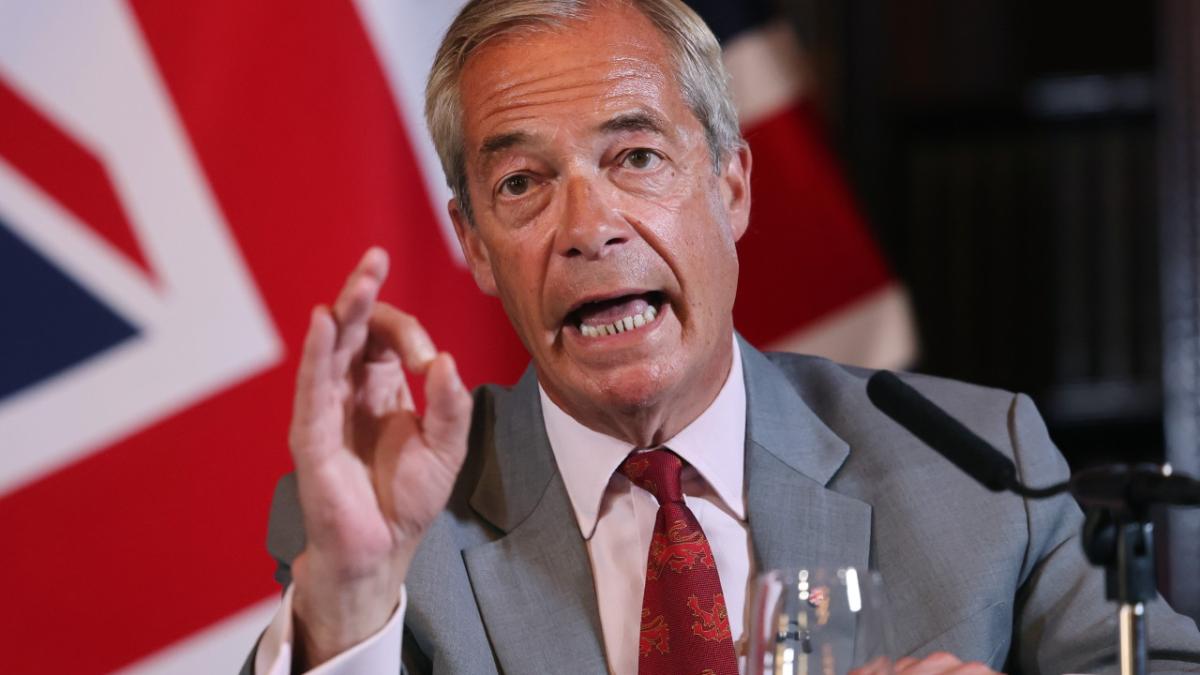 Partidul lui Nigel Farage vrea să taie ajutoarele sociale pentru străinii din Marea Britanie. Sunt vizați și românii