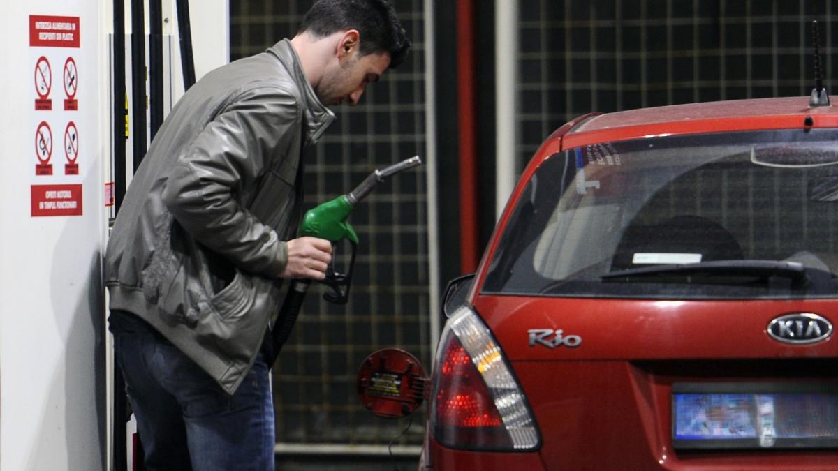 benzina motorina pompa carburanti alimentare