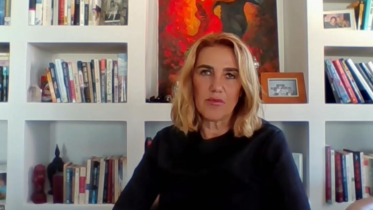 România are oameni valoroși, dar nu știe să îi promoveze. Aura Imbarus vorbește despre despre diplomația de elită și „oamenii care au dus cafeaua la minister”  video