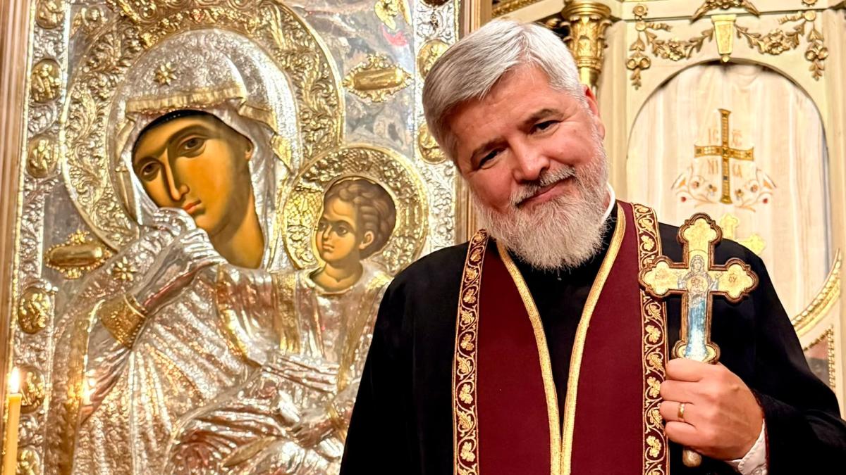la 55 de ani e randul parintelui vasile ioana sa primeasca bucurie la multi ani omului care prin harul sau a schimbat atatea vieti
