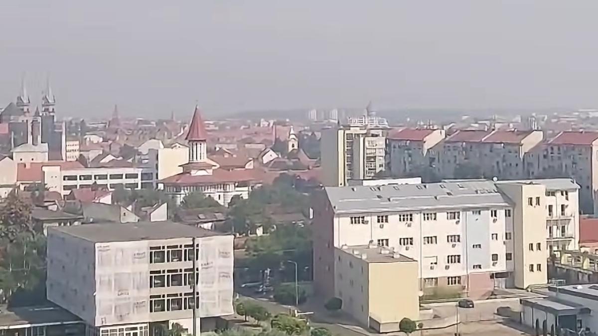 Nor de fum peste Timișoara! De unde vine fumul care a acoperit orașul și ce spun pompierii