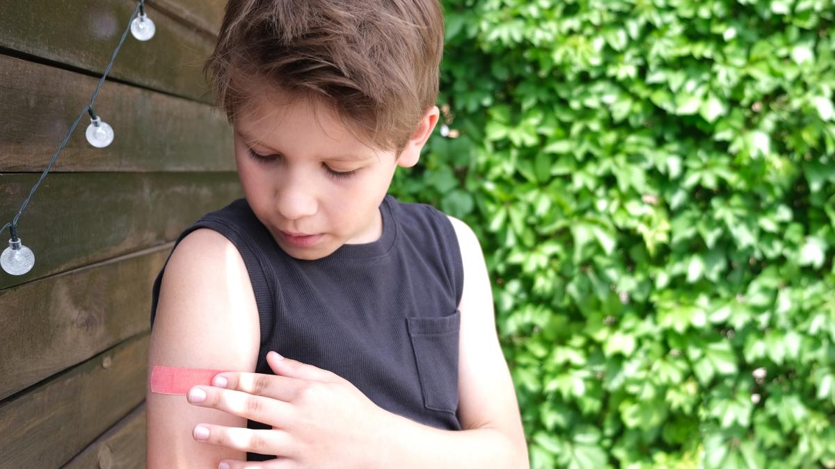 De ce se face vaccinul HPV la 11 ani și de ce trebuie vaccinați și băieții Dr. Oana Crețu demontează miturile care îi sperie pe părinți