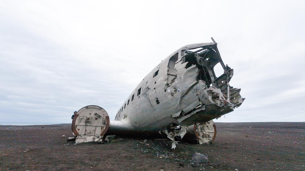 Avion prăbușit Opt persoane au murit după ce un charter s-a prăbușit lângă o stație radar militară din Alaska