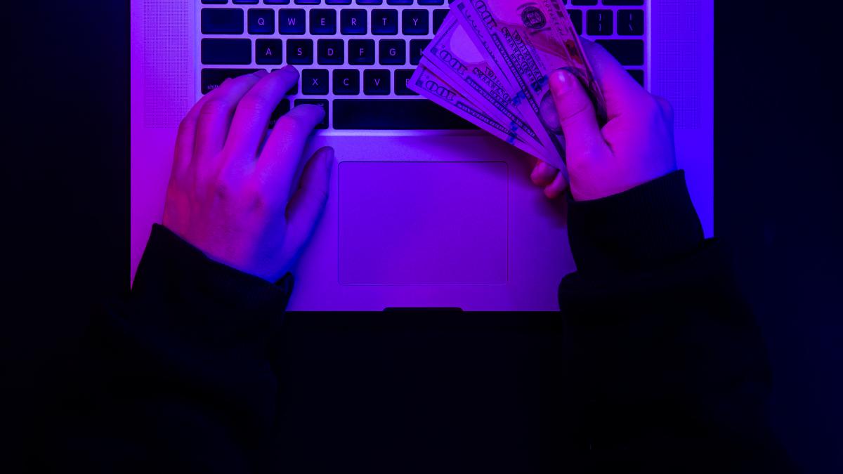 bani frauda online hacker