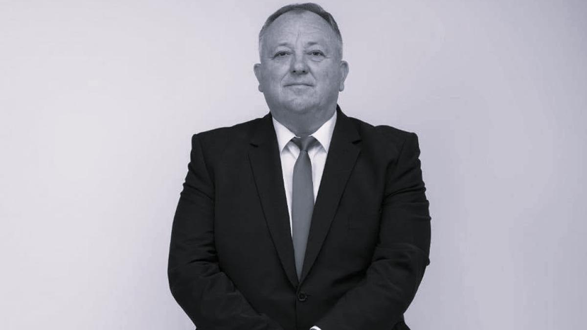 damian dinis
