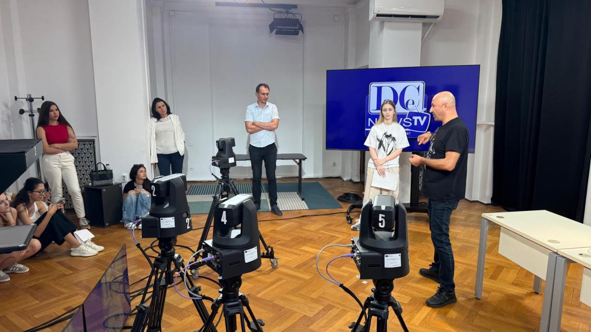 Cum se face o știre de la zero? Studenții SNSPA au intrat în „pielea” jurnaliștilor