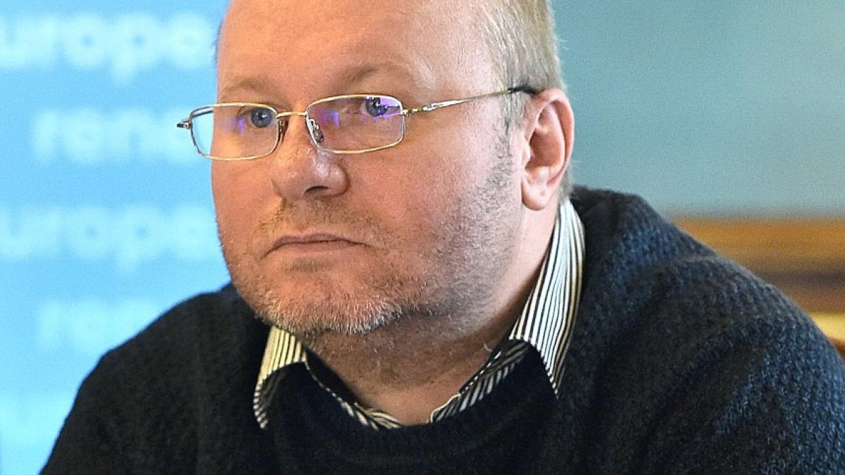 imagine cu profesorul cristian paun
