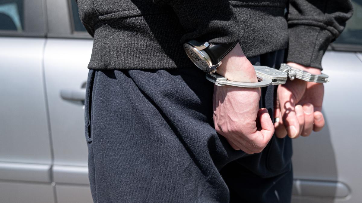 Fostul primar din Ștefăneștii de Jos, condamnat la 9 ani de închisoare după ce a violat o minoră de 13 ani 