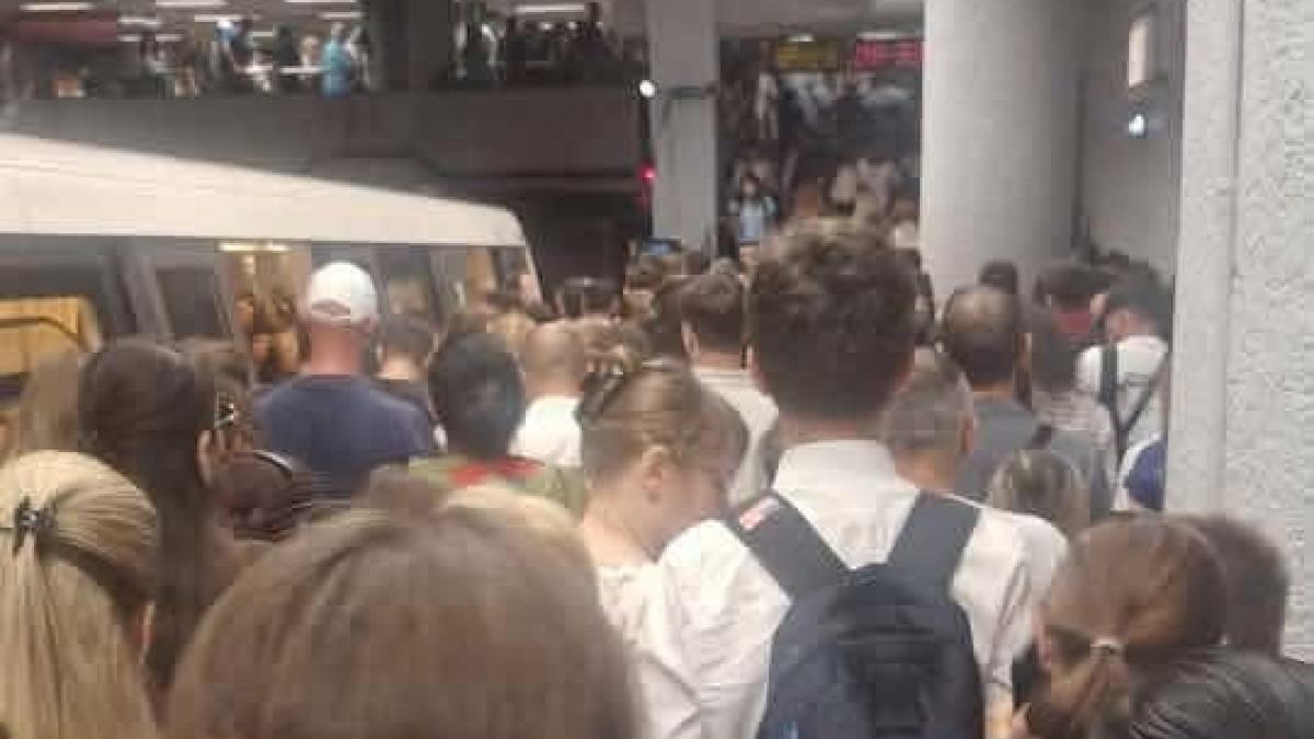 femeie lovita metrou