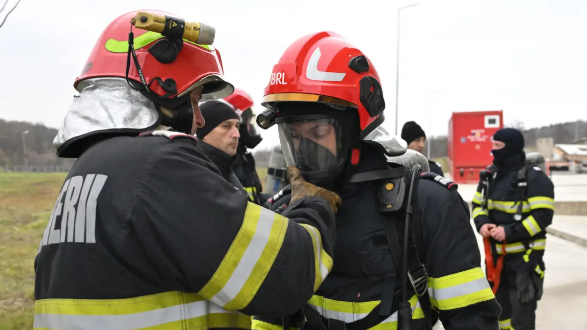 pompieri incendiu