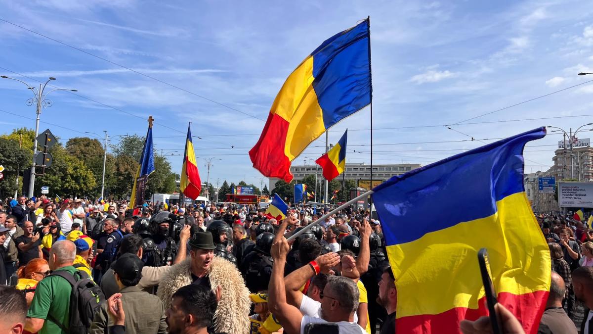 protest masiv al fermierilor in piata victoriei marti jandarmii organizeaza filtre si echipe de dialog