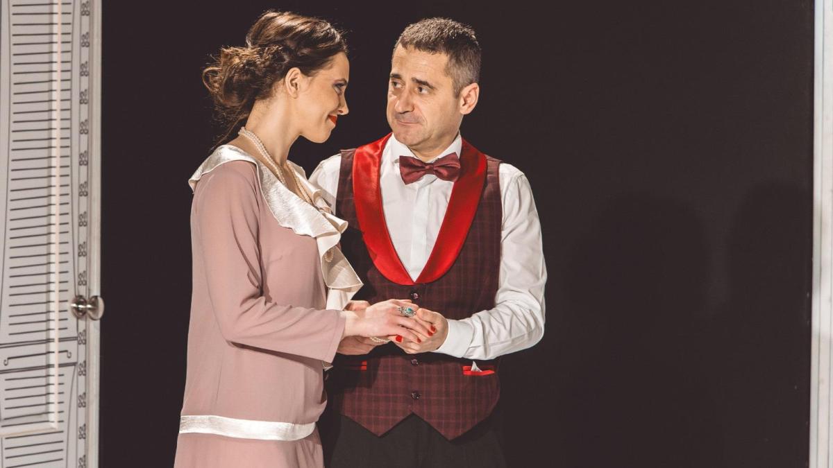 Amanta noastră de la minister / teatru