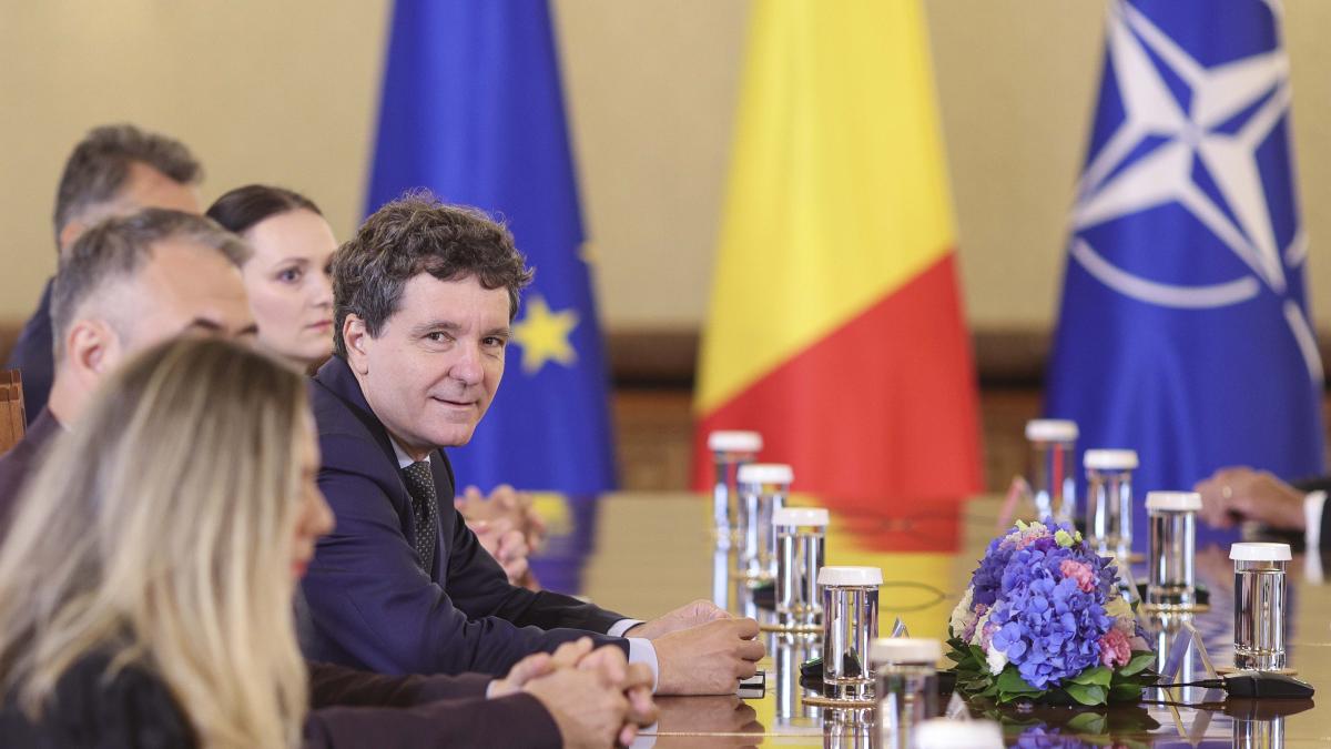 nicusor dan desemneaza premierul consultarile cu partidele transmise live video