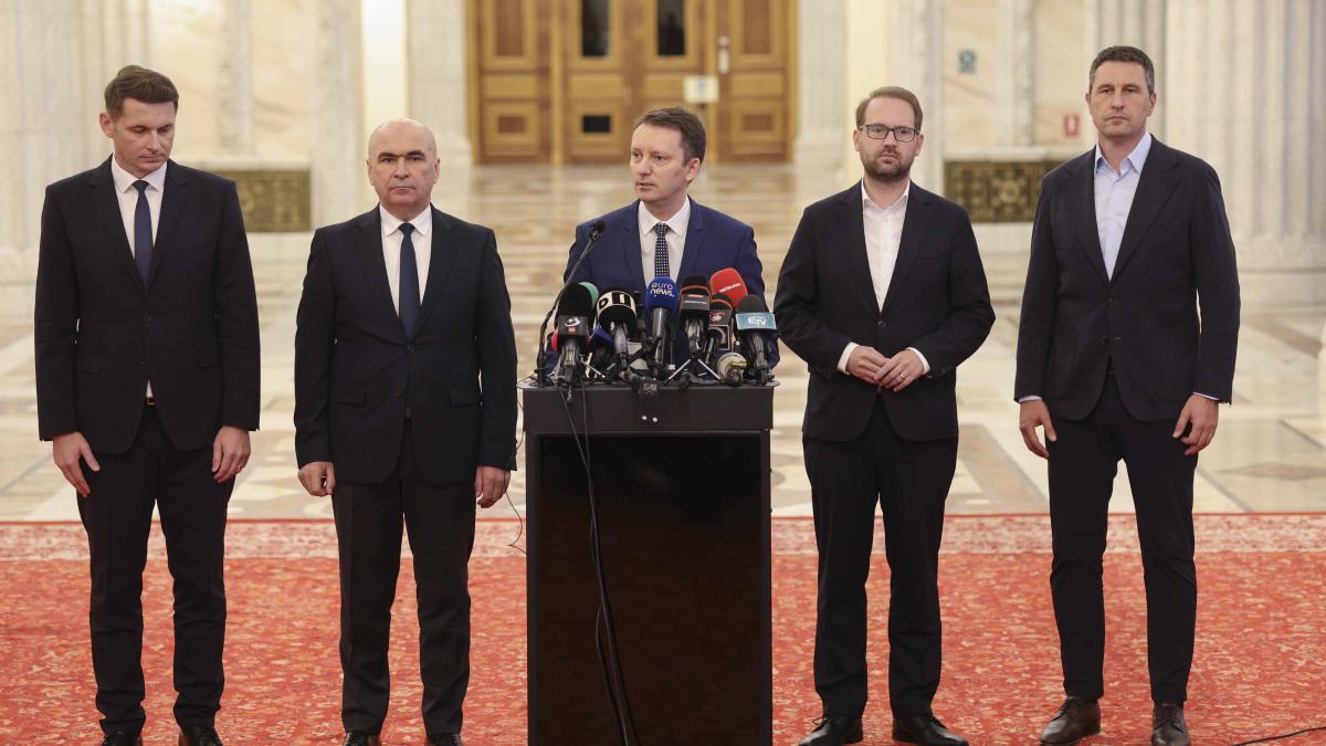 Siegfried Mureșan, Ilie Bolojan, Dominic Fritz, Tanczos Barna și Mircea Abrudean în Parlament