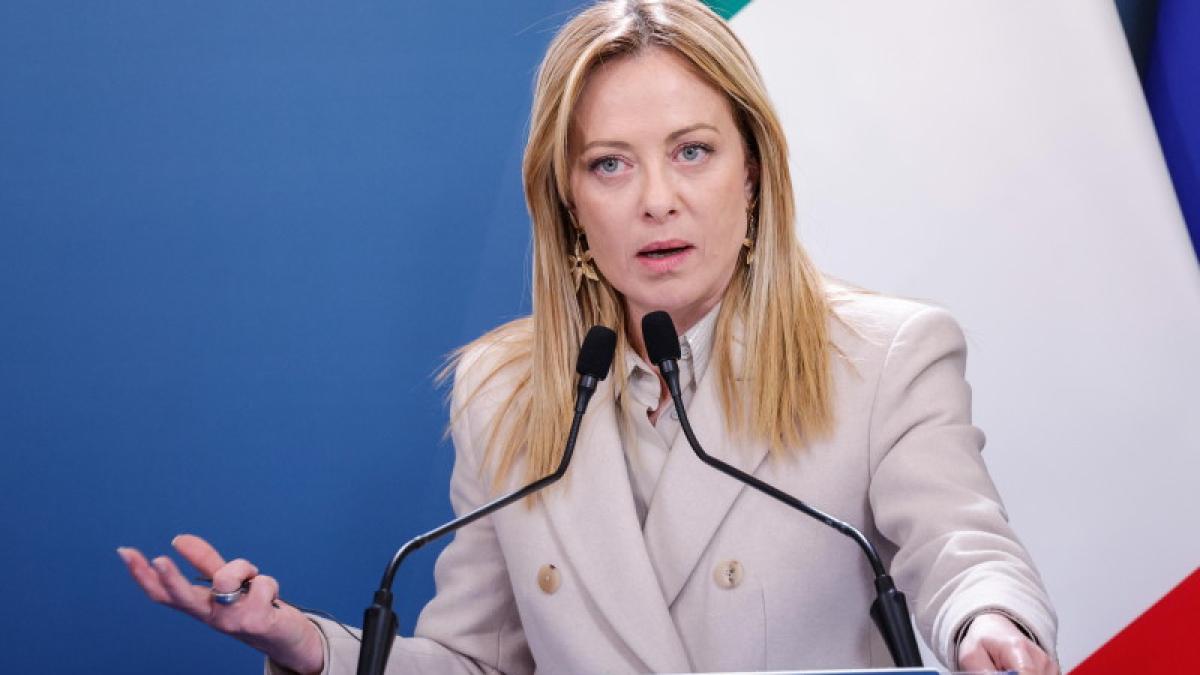 Propunerea lui Meloni privind limitarea numărului elevilor străini stârnește critici
