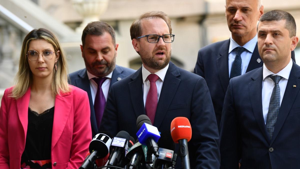 diana buzoianu cezar drăgoescu dominic fritz radu miruta usr guvernul tomac