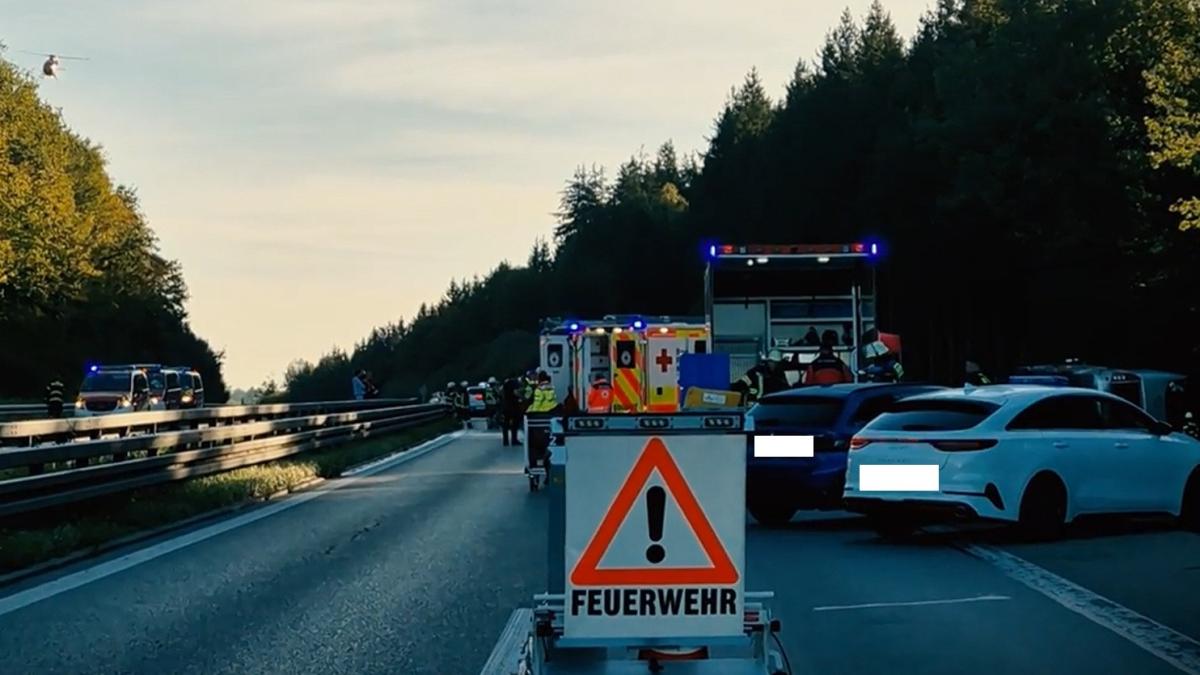 Accident mortal în Germania Autocar plin cu turiști străini în drum spre Oktoberfest, răsturnat pe autostrada A96