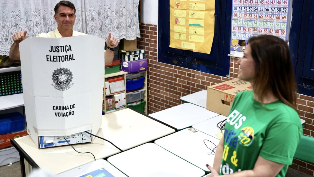 imagine cu Flavio Bolsonaro