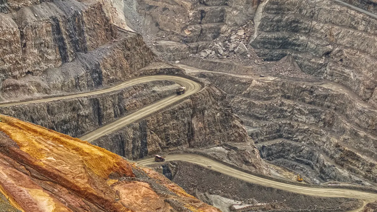 exploatare resurse minerale