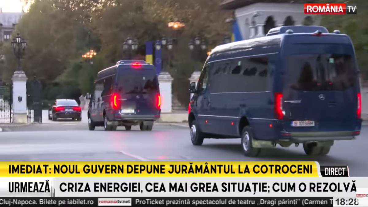 Guvernul Luca Niculescu microbuze