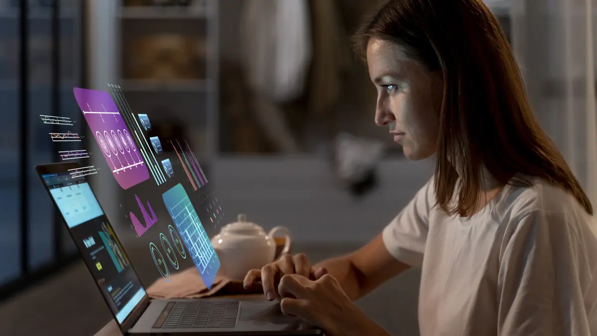 woman using ai - femeie foloseste ai-ul
