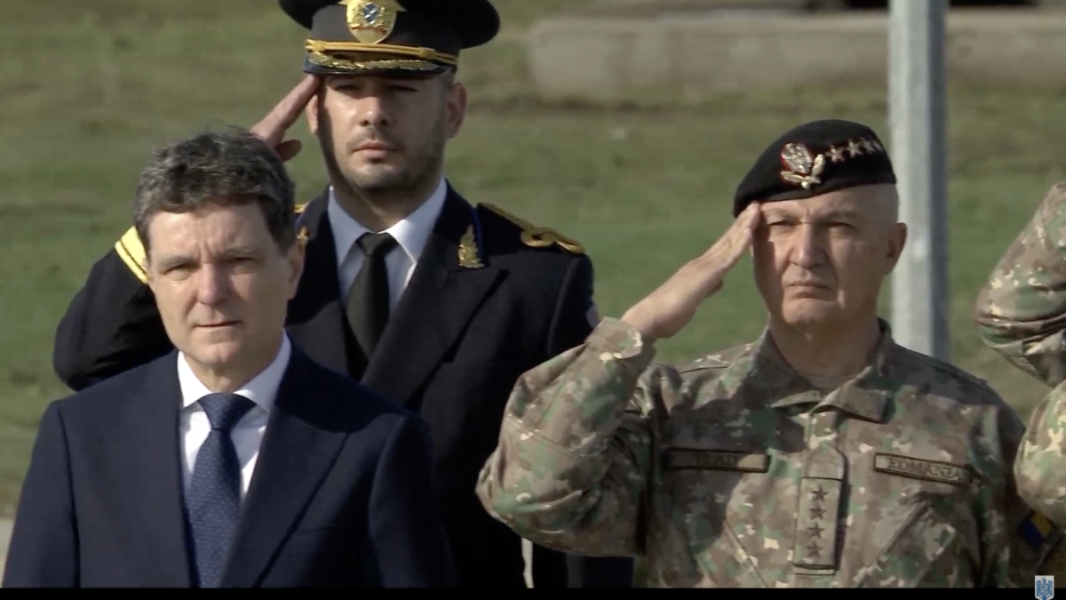 custodele coroanei romane margareta nicusor dan si luca niculescu activitati de ziua armatei romane lista evenimentelor video