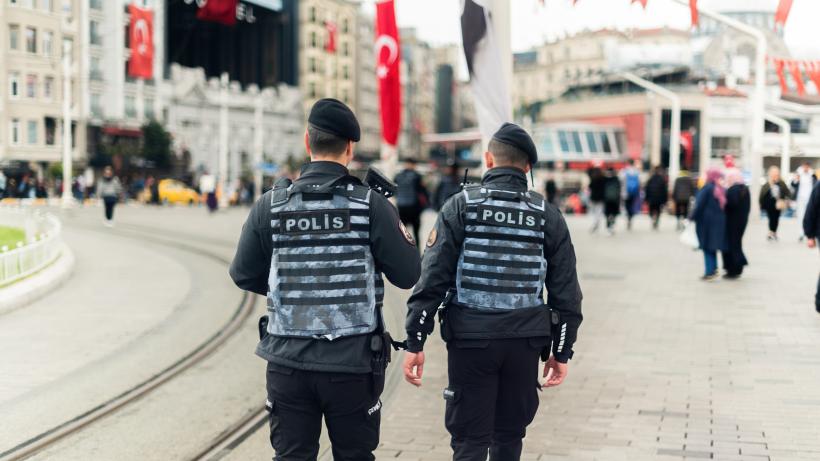 tragedie-n-istanbul-patru-turi-ti-afla-i-n-vacan-au-murit-autorit-ile-suspecteaz-c-ar-fi-fost-otr-vi-i
