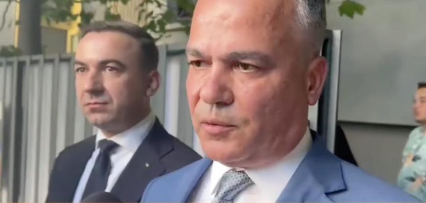 Veștea a ieșit din sediul AUR, după negocierile cu Simion: Vom merge la învestire/ Nu a mers singur, cei doi miniștri care l-au însoțit