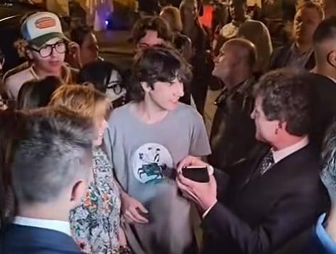 Nicușor Dan, baie de mulțime la Cluj, aproape de miezul nopții. Președintele, noi declarații despre criza guvernamentală