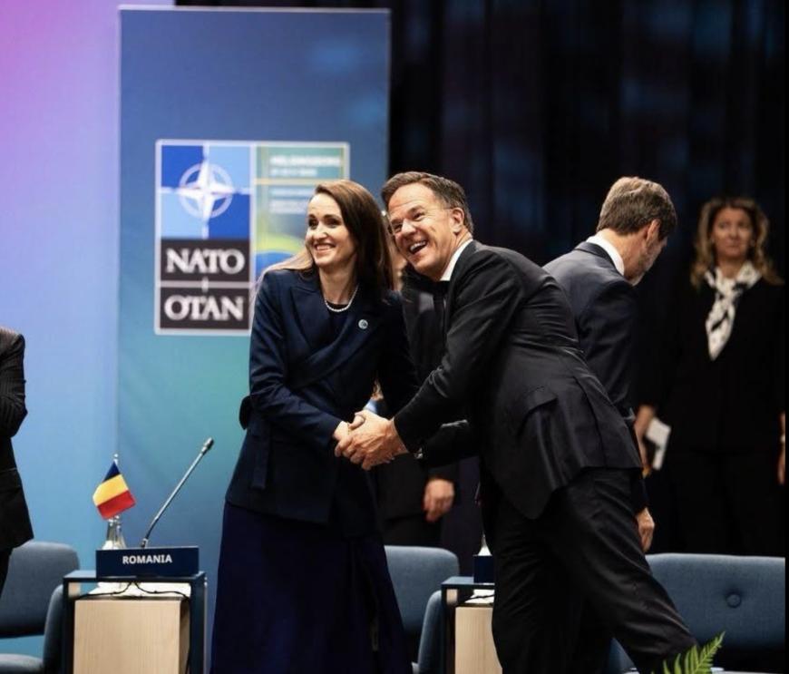 Oana Țoiu alături de Mark Rutte/ Facebook Oana Țoiu