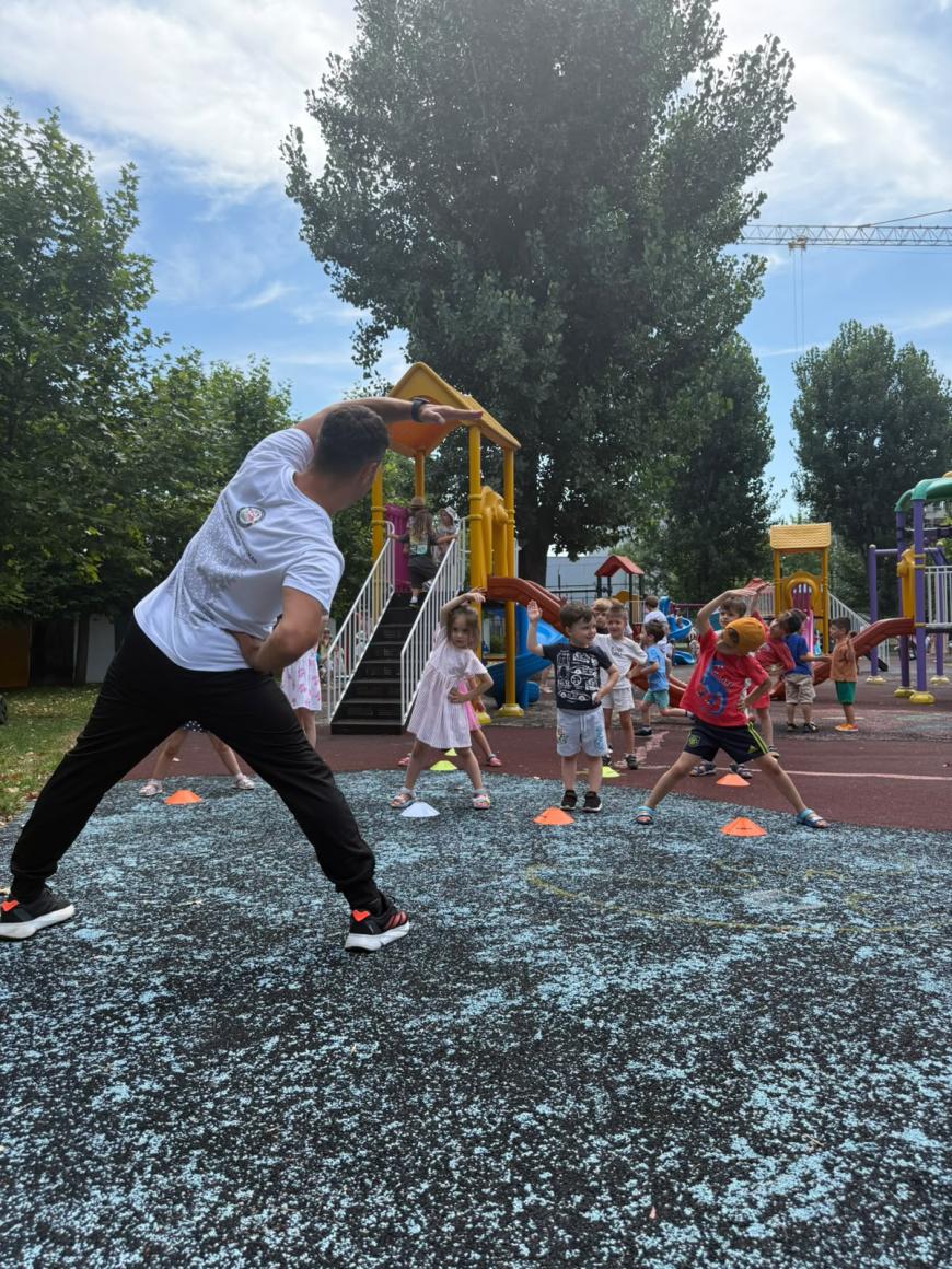 Ajutor pentru părinți în lunile de vacanță: aproape 10.000 de locuri în programele de vară din Sectorul 3