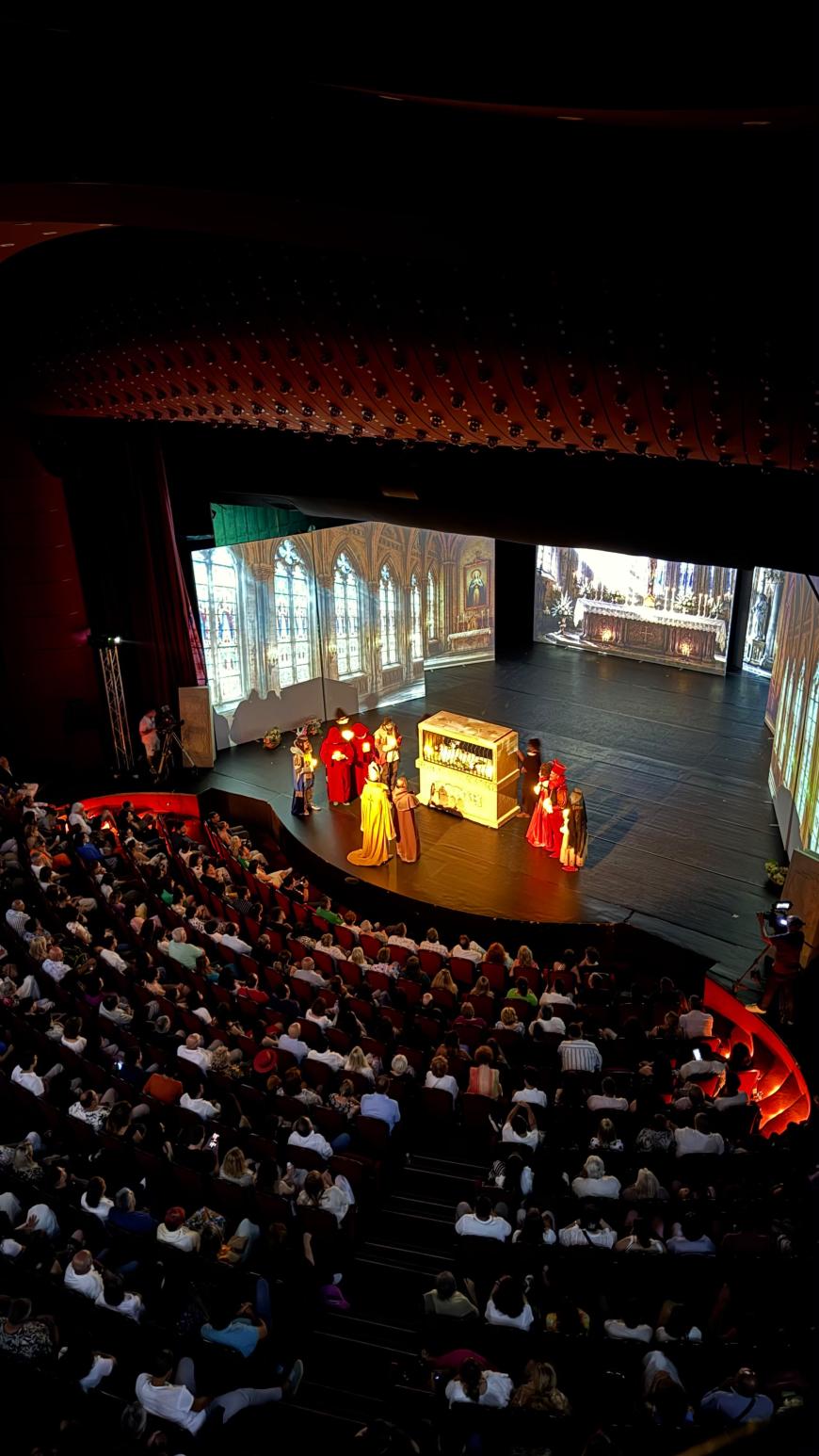 „Romeo și Julieta”, în regia lui Toma Enache, a emoționat publicul la avanpremiera de la Teatrul Național București