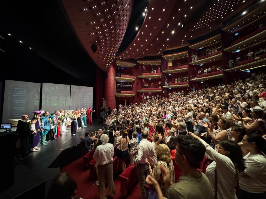 „Romeo și Julieta”, în regia lui Toma Enache, a emoționat publicul la avanpremiera de la Teatrul Național București