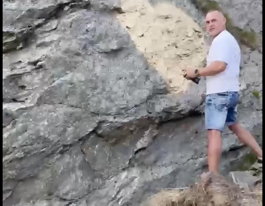 S-a aflat cine este Anna, căreia pensionarul MApN i-a scris numele pe Transfăgărășan